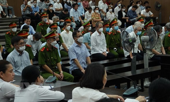 Cựu Bí thư và Chủ tịch tỉnh Bình Dương cùng bị tuyên phạt 7 năm tù