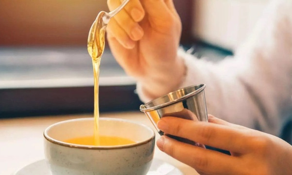 Nếu bạn thức dậy với cơn đau họng, hãy thử 5 cách này tại nhà
