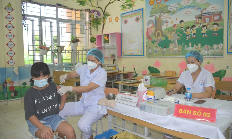 Trước thềm năm học mới, tỷ lệ tiêm vắc-xin cho trẻ em tăng cao