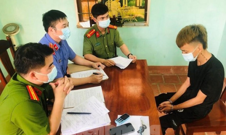 Bán tài khoản ngân hàng cho người khác rồi quay lại chiếm đoạt tiền