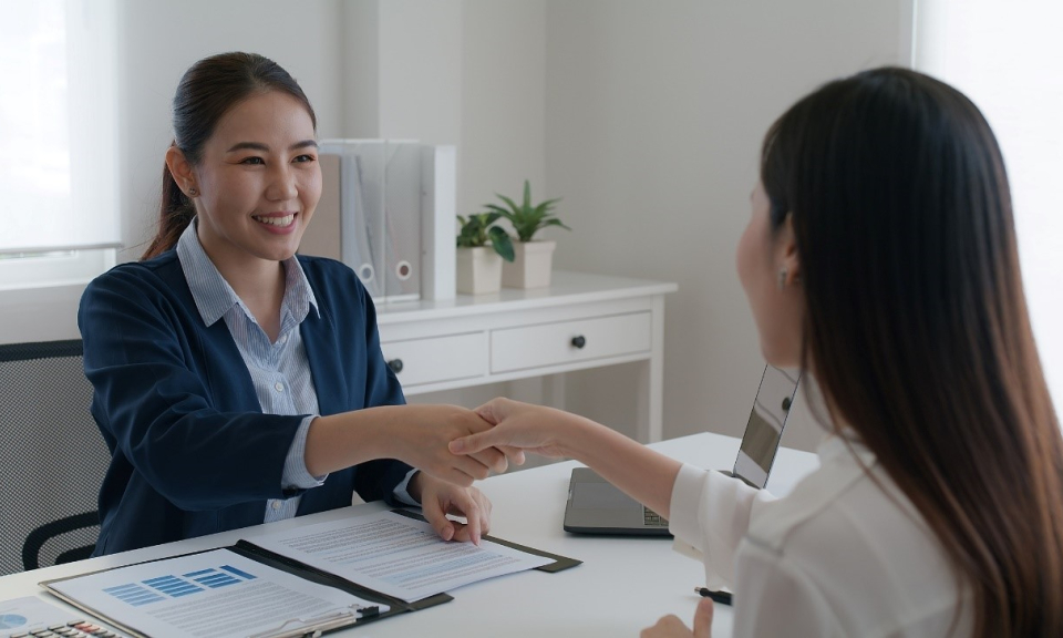 Người có bảo hiểm y tế, tham gia bảo hiểm nhân thọ liệu có phí?