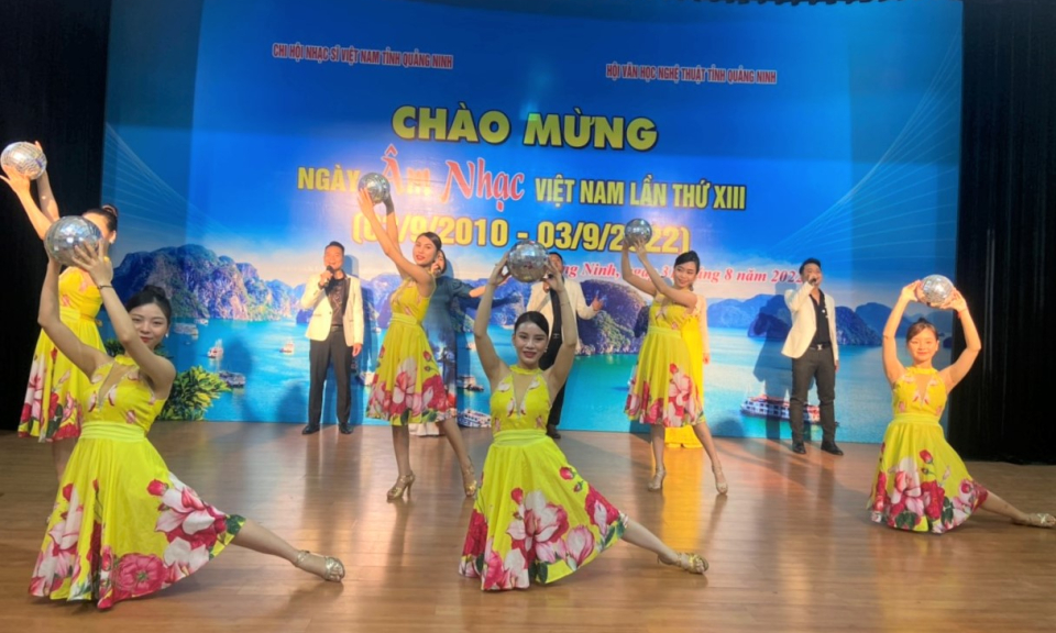 Chương trình nghệ thuật chào mừng Ngày Âm nhạc Việt Nam lần thứ XIII năm 2022