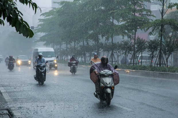 Khu vuc Bac Bo ngay nang gian doan, de phong mua lon cuc bo hinh anh 1