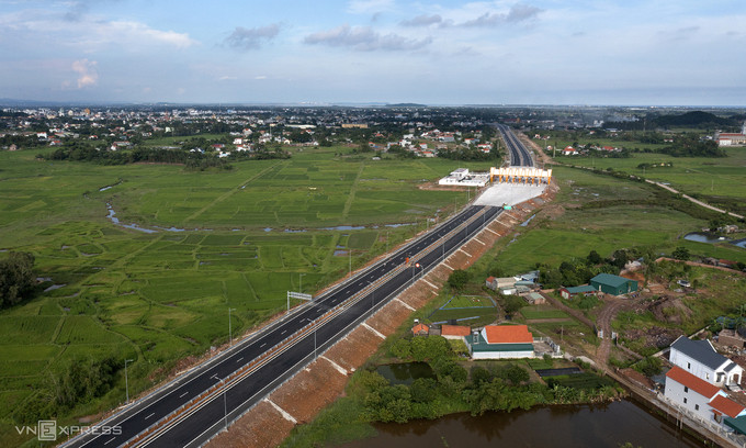 Expressway between Ha Long Bay and China border completed
