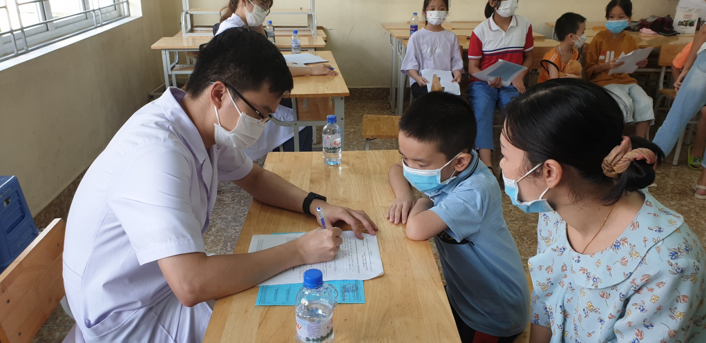Quảng Ninh tổ chức tiêm vắc xin phòng Covid-19 cho trẻ em từ 5 tuổi đến dưới 12 tuổi, tháng 8/2022