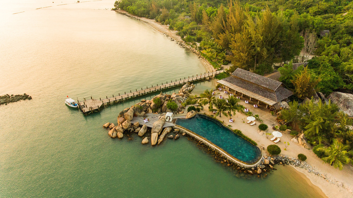 5 Vietnam resorts that allow access only by boat
