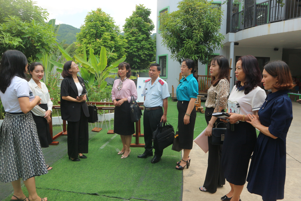 Hội LHPN tỉnh thực hiện kiểm tra, giám sát tại trường mầm non Little House, phường Cẩm Thủy, TP Cẩm Phả.