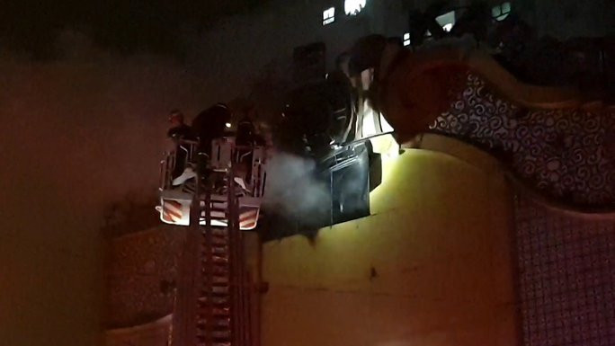 Hình ảnh cháy khủng khiếp tại karaoke ở Bình Dương, 12 người chết - Ảnh 10.