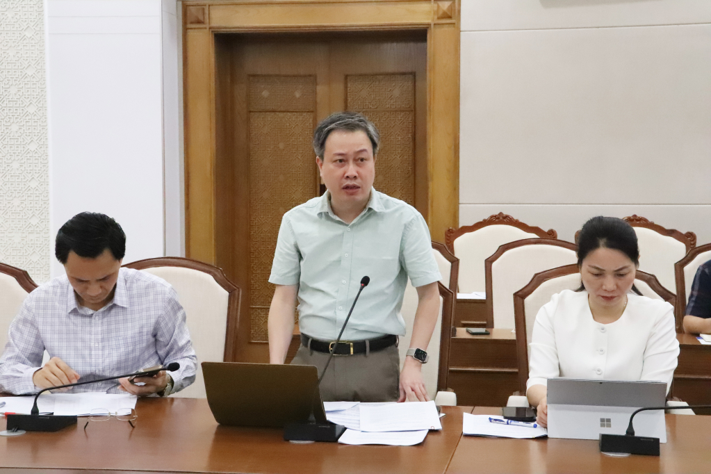 Các sở, ngành, địa phương thảo luận tại cuộc họp.