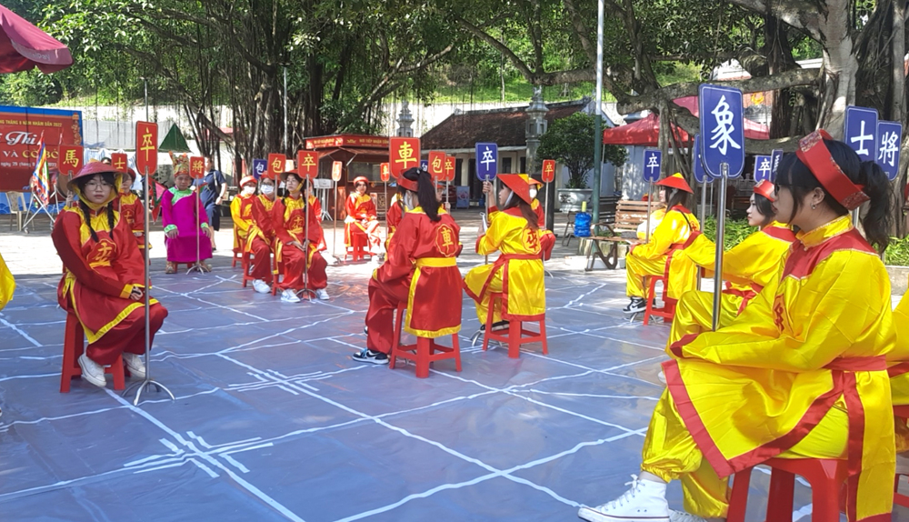 Thi đấu cờ người một nét thể thao văn hóa truyền thống của TP Cẩm Phả được thể hiện tại Lễ hội đền Cửa Ông năm 2022 