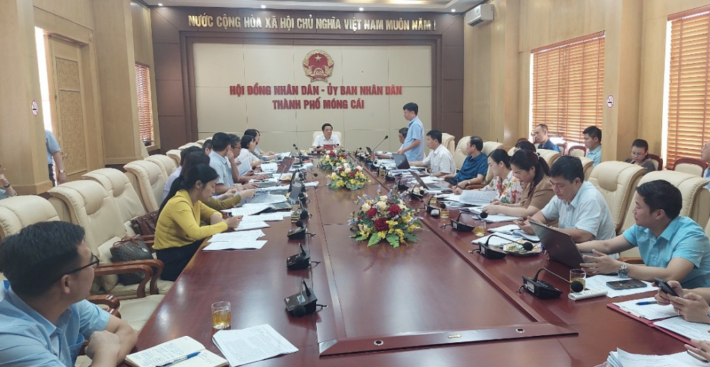 Đoàn giám sát của Tỉnh ủy  giám sát  tại TP Móng Cái về vai trò, tráh nhiệm của người đứng đầu chính quyền các cấp trong chỉ đạo, thực hiện quy chế dan chủ ở cơ sở vào tháng 8/2022. Ảnh: Hữu Việt