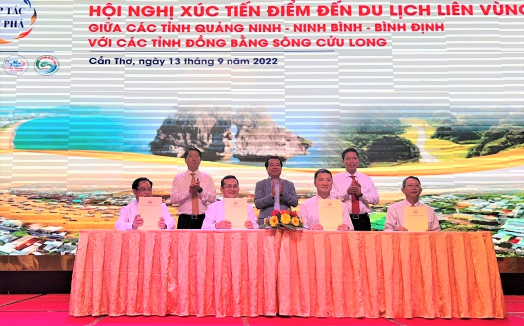 Lãnh đạo Sở Du lịch ba địa phương, gồm Quảng Ninh, Ninh Bình và Bình Định cùng lãnh đạo Sở Văn hoá Thể thao và Du lịch TP Cần Thơ đã ký thoả thuận hợp tác xúc tiến điểm đến du lịch liên vùng.