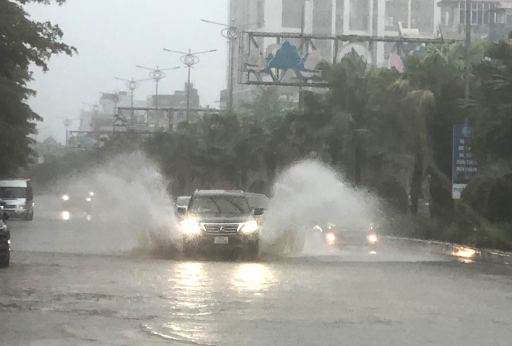 Mưa lớn gây ngập một số điểm trên địa bàn TP Hạ Long. Đến nay nước đã rút. 