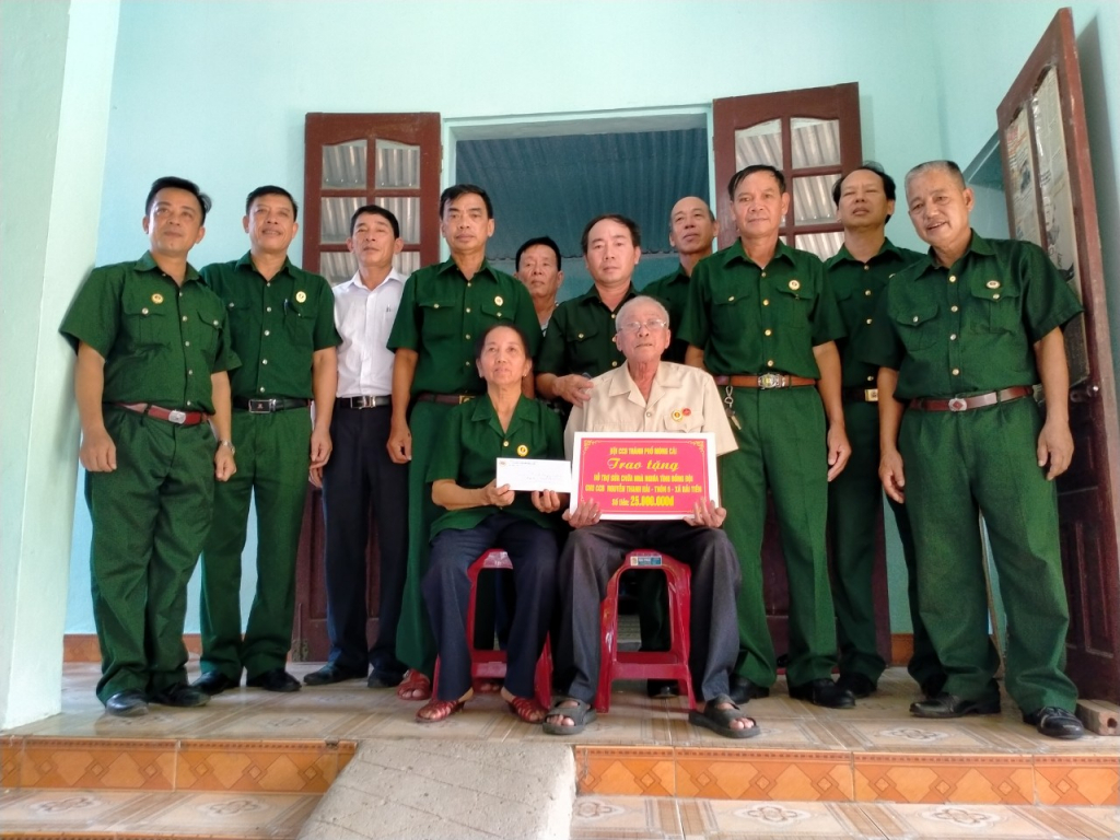 Hội CCB TP Móng Cái hỗ trợ kinh phí sửa chữa