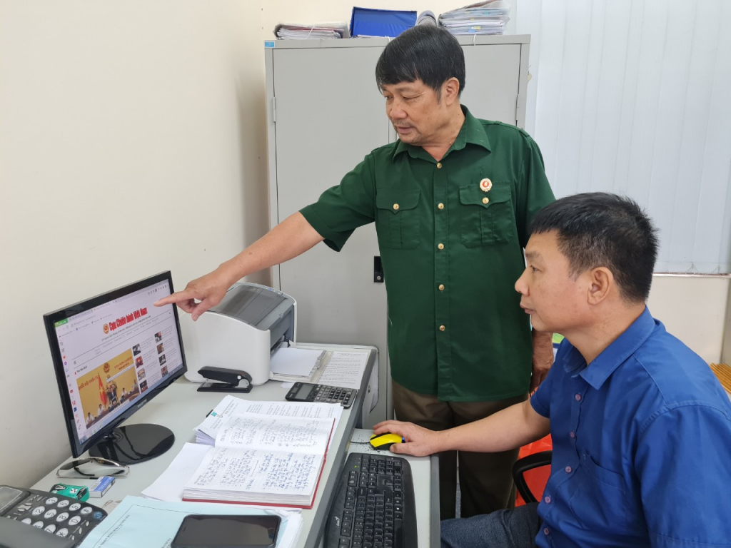 Hội CCB TX Quảng Yên duy trì hiệu quả nhóm “Cựu chiến binh 35 Quảng Yên” kịp thời cung cấp thông tin, đấu tranh phản bác các hành vi chống phá Đảng, chính quyền và công cuộc đổi mới đất nước của các thế lực thù địch. Ảnh: Thùy Dương (TTTT-VH TX Quảng Yên)