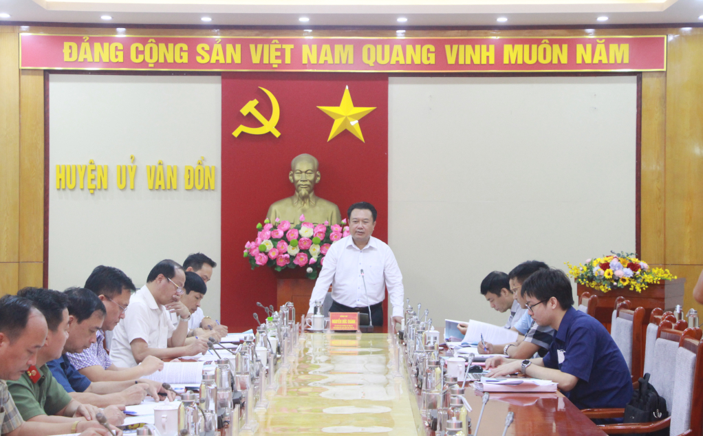 Đoàn công tác ủa Ủy ban Kiểm tra Tỉnh ủy thực hiện kiểm tra tại huyện Vân Đồn.