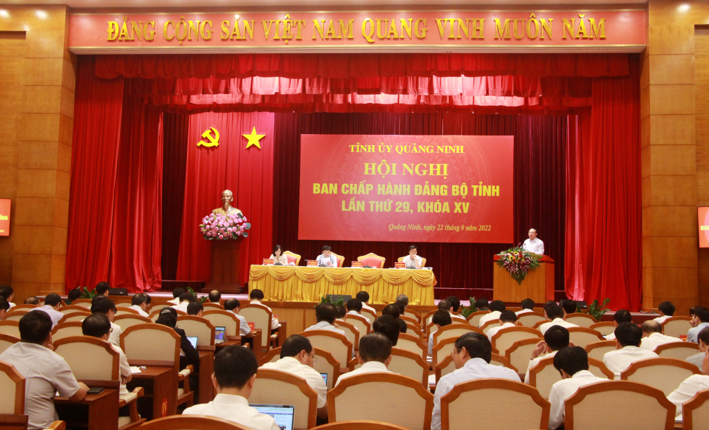 Quang cảnh hội nghị Ban Chấp hành Đảng bộ tỉnh lần thứ 29.
