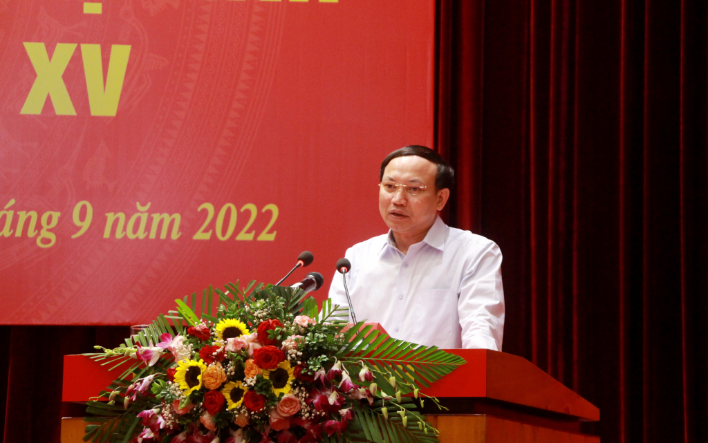 Đồng chí Nguyễn Xuân Ký, Ủy viên Trương ương Đảng, Bí thư Tỉnh ủy, Chủ tịch HĐND tỉnh, kết luận hội nghị. 
