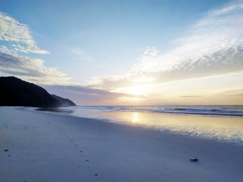 Sunrise on Minh Chau beach