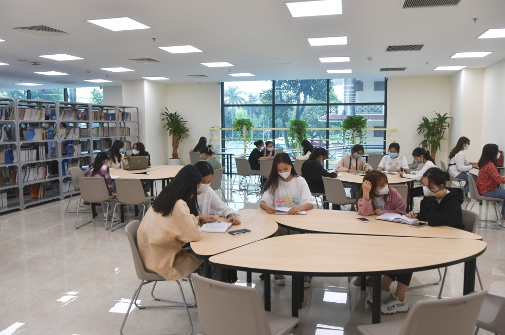 Thư viện Trường Đại học Hạ Long.
