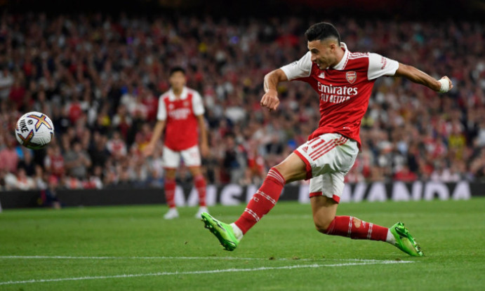 Arsenal toàn thắng năm trận đầu Ngoại hạng Anh
