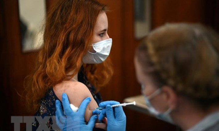 Mỹ khuyến nghị tiêm mũi tăng cường bằng vaccine ngừa biến thể Omicron