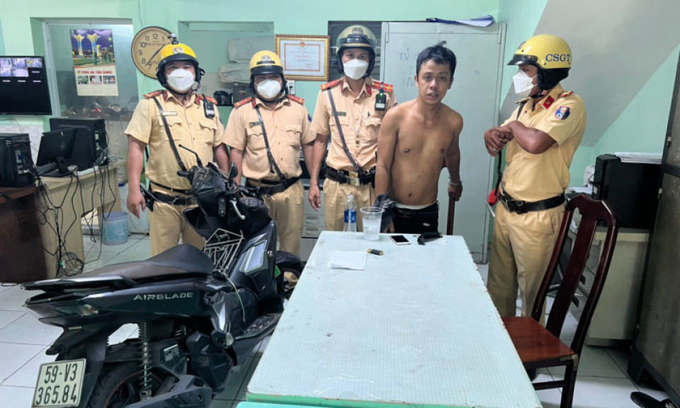 CSGT khống chế tên trộm xe máy trong ngày Quốc khánh