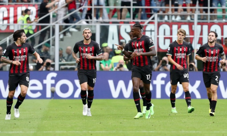 Inter thua ngược Milan