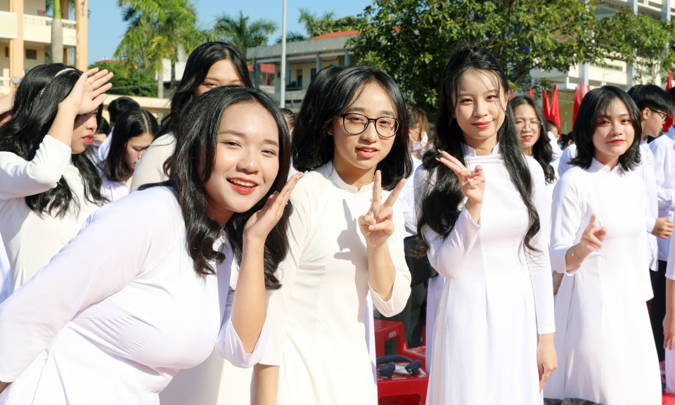Học sinh Quảng Ninh hân hoan trong "Ngày hội đến trường"