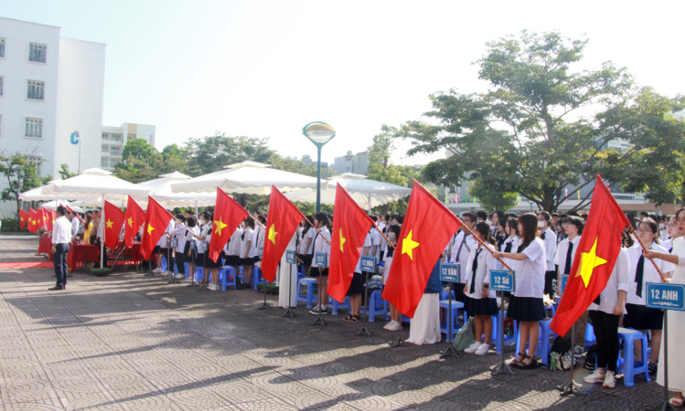 Rộn ràng khai giảng năm học mới 2022-2023 trên toàn tỉnh