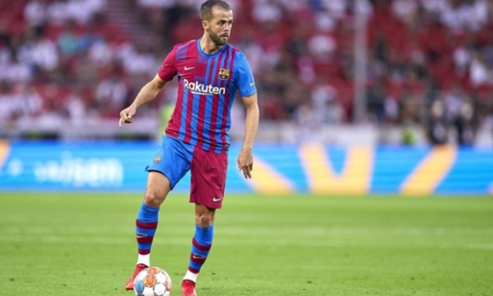 Barca chấp nhận lỗ 57 triệu euro với Pjanic