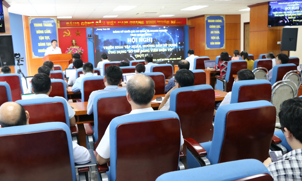 Đảng bộ Khối các cơ quan và doanh nghiệp tỉnh Quảng Ninh triển khai ứng dụng “Sổ tay đảng viên điện tử”