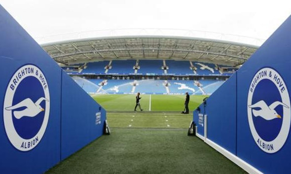 Trận đấu đầu tiên tại Premier League 2022/23 bị hoãn