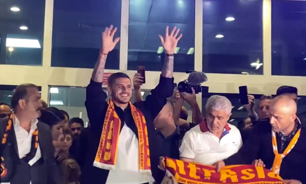 Icardi ra mắt bến đỗ mới