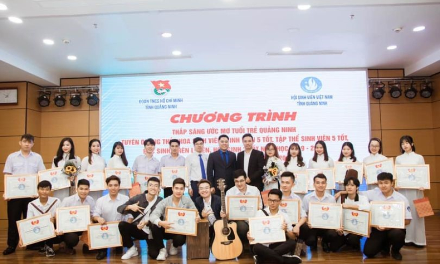 Tích cực học tập và làm theo Bác