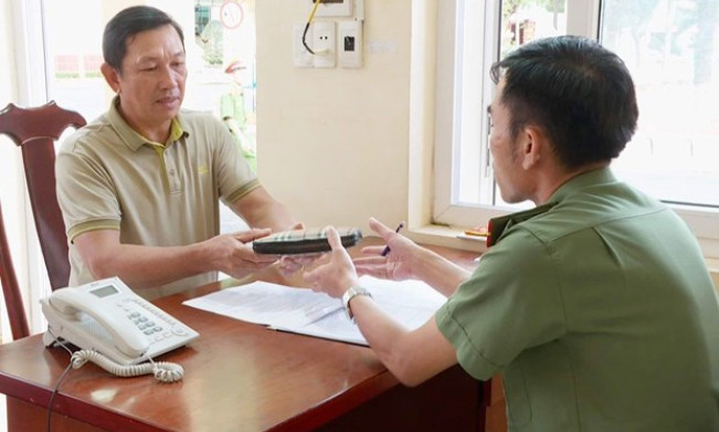 Đắk Lắk: Trao trả hơn 50 triệu đồng bị đánh rơi cho du khách Thái Lan