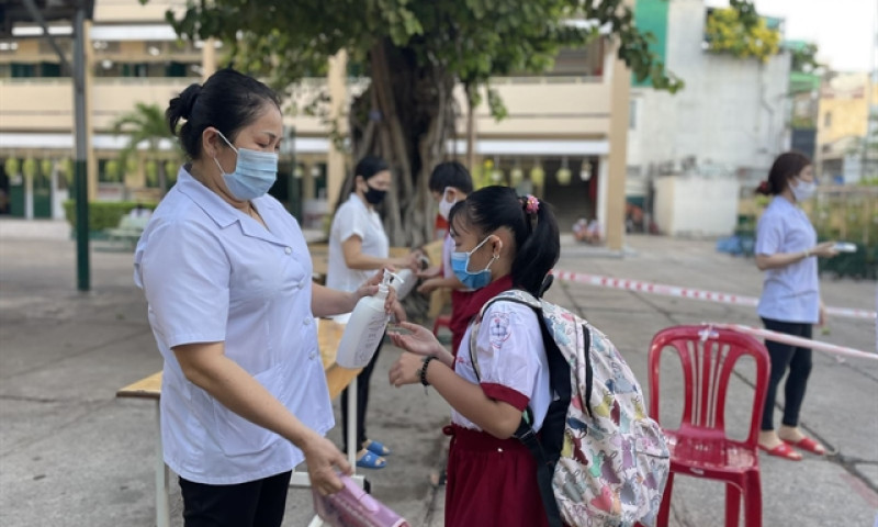 Protecting children from infectious diseases in schools
