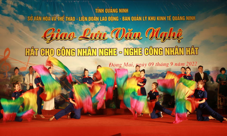 Giao lưu văn nghệ “Hát cho công nhân nghe, nghe công nhân hát”