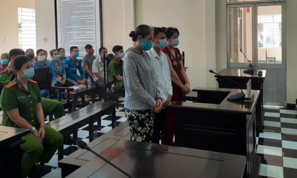 Vợ thượng tá biên phòng lãnh 2 năm tù về tội buôn lậu