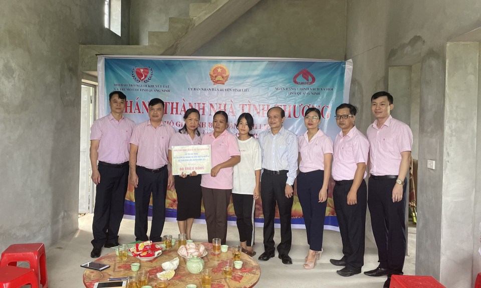 Niềm vui trong những mái ấm