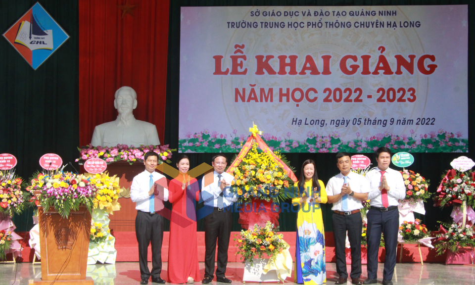 Lãnh đạo tỉnh dự khai giảng năm học mới, tháng 9-2022