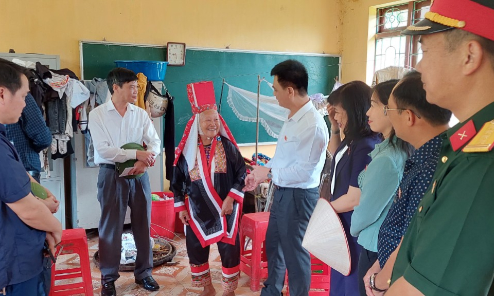 Đoàn giám sát của Hội đồng Dân tộc Quốc hội làm việc tại Bình Liêu