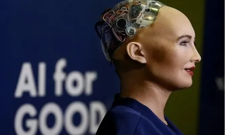 Robot đầu tiên có quyền công dân từng đe dọa "hủy diệt loài người" giờ ra sao?