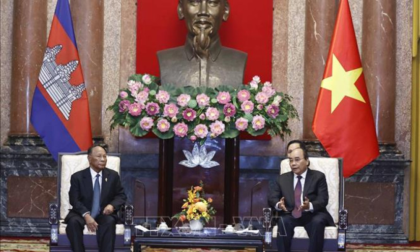 Chủ tịch nước Nguyễn Xuân Phúc tiếp Chủ tịch Quốc hội Campuchia Samdech Heng Samrin