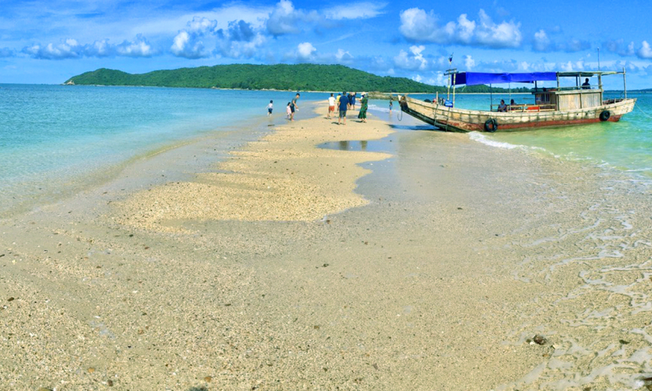 The pristine beauty of Ca Chep islet