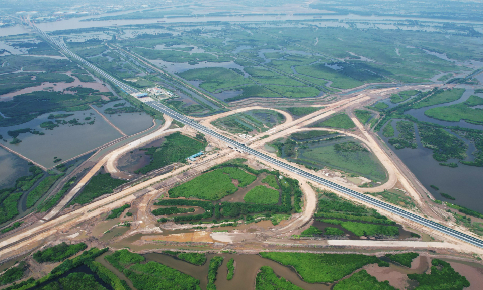 Gỡ khó thi công nút giao Đầm Nhà Mạc