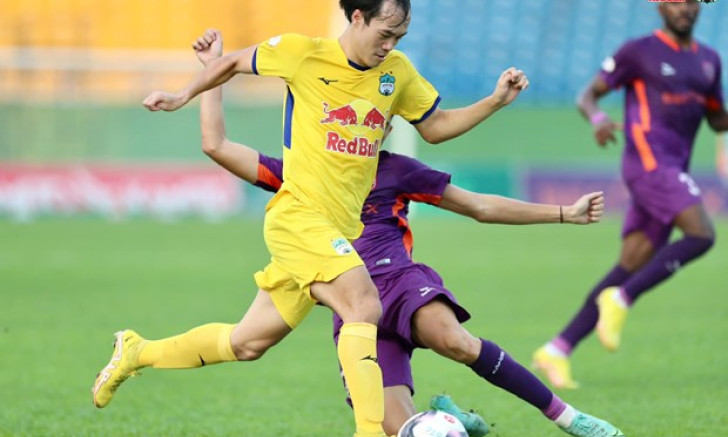 V-League: HAGL không thắng 4 trận liên tiếp, SLNA chia điểm
