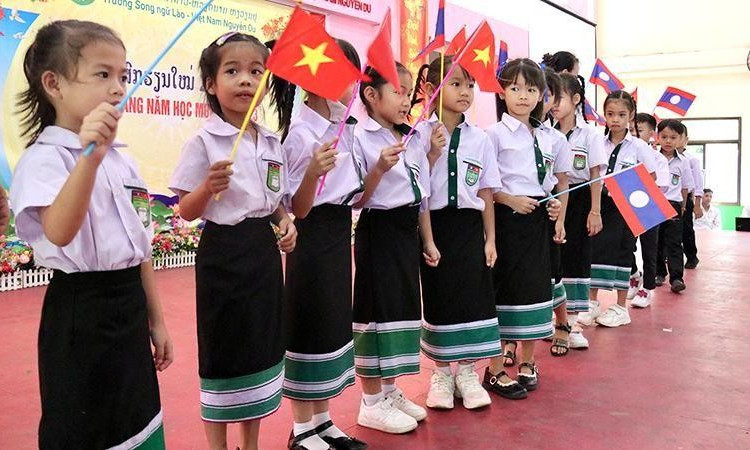 Lao – Vietnamese bilingual school begins new school year