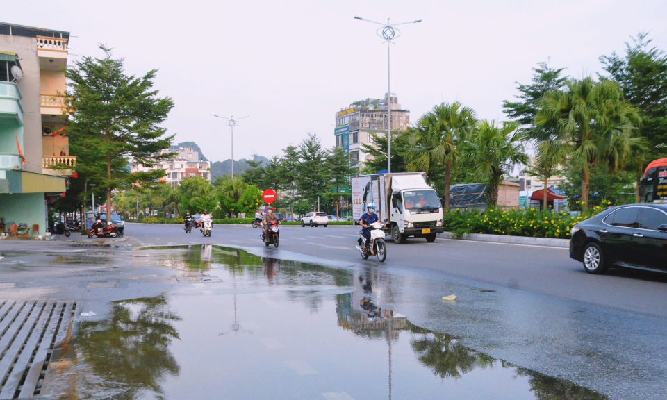 TP Hạ Long cần sớm xử lý tình trạng tràn nước trên quốc lộ 18A