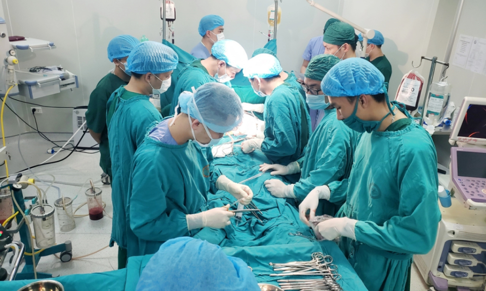Không để thiếu thuốc, vật tư y tế 